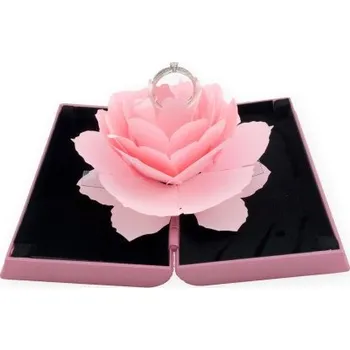 Dárková krabička Krabička na zásnubní prsten - Růžový květ