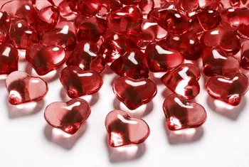 Party dekorace PartyDeco Dekorativní krystaly srdce červené 30 ks