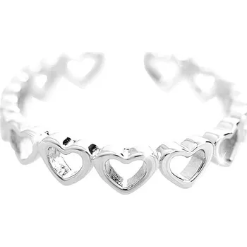 Prsten Stříbrný prsten s motivy srdce