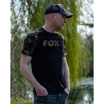 Rybářské oblečení Fox Triko Raglan T Shirt Black Camo