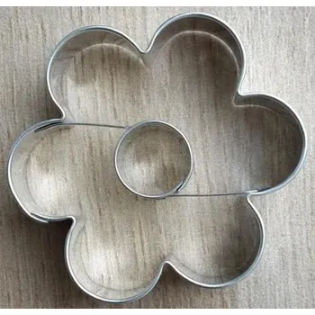 Vykrajovátko Vykrajovátko kytice s kolečkem uvnitř 5 cm