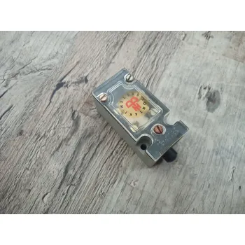 vypínač Elektropřístroj Koncový mechanický spínač PU1 KU1 KU1-H 6A / 380V Varianta: KU1 čirý kryt