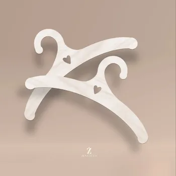 Ramínko Dřevěné dětské ramínko SRDÍČKO ( 2 Ks) Rozměr: 25 cm