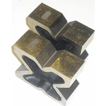 Kontrolní a rýsovací podložky se 4 drážkami-prizma, velikost 130 mm,ČSN 255533.2 (Cena za 1 pár. Škoda Plzeň. Prizmata se čtyřmi drážkami, velikost 130 mm)