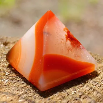 Pyramida - Karneol 35 mm