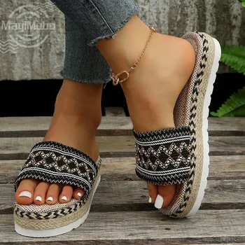 Dámské pantofle Dámské pantofle na platformě - plážové Barva: Černá, Velikost EUR: 41