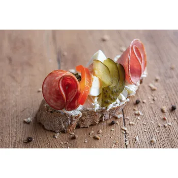 Hotové jídlo Dřevorubecký chléb - se salámem