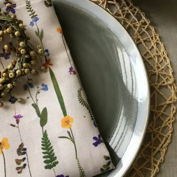 prostírání LNĚNÉ. Tkané a šité v Jeseníkách. lněný ubrousek Proužky z květů