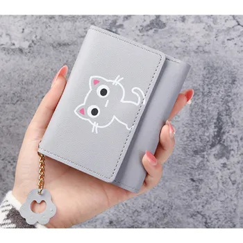 Malá dámská peněženka s potiskem kočičky a malým přívěskem Barva: šedá - Gy