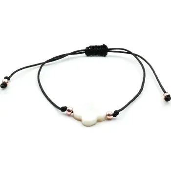 Náramek Moni černý náramek s kytičkou ze sladkovodní mušle