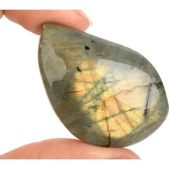 Přírodní kámen Labradorit ve tvaru mugle s barevnými odlesky 20g