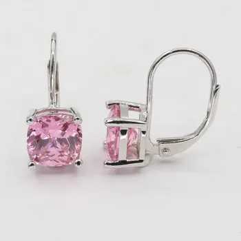 Náušnice Stříbrné náušnice s klasickým zapínáním