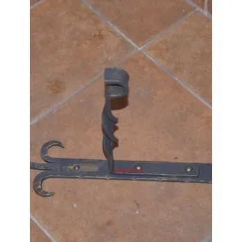 Stojan na květiny Kovaný kaček na zed 4