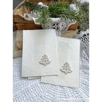 Pod Rukama Přání z ručního papíru vanoční - tři druhy Barevnost: vánoční strom