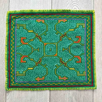 Shipibo vyšívaná Ceremoniální dečka - Luz Verde