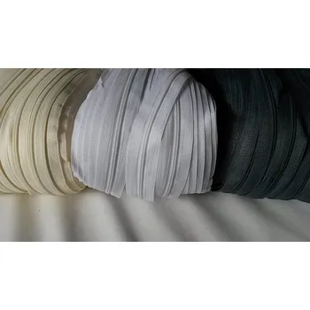 Zip BYTEMA Zipy v metráži jezdec plastový