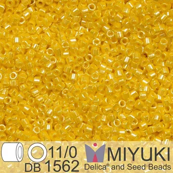 Korálek Korálky Miyuki Delica 11/0. Barva Opaque Canary Luster DB1562. Balení 5g.