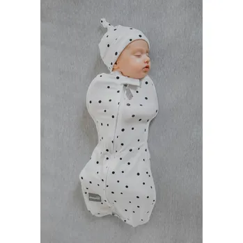 Přeprava dětí Zavinovačka Sleepee First Step Swaddle s čepičkou zdarma Tečky černé