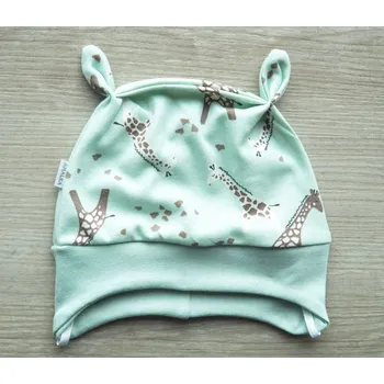 Kojenecká čepice AMÁLKA Bavlněná čepička zelená mint, žirafy Velikost: 56-62