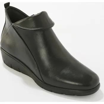 Dámské kozačky Kotníkové kožené kozačky na klínové podrážce černá 38