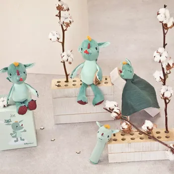 Hračka pro nejmenší Lilliputiens pískací hračka dráček Joe