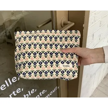 Kosmetická taška Kosmetická taštička - květinový vzor - 9