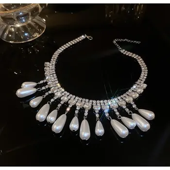 Náhrdelník B-TOP Choker náhrdelník s přívěsky perel