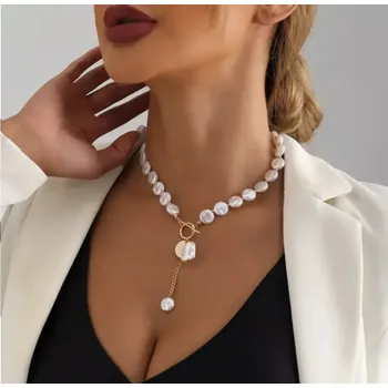 Souprava šperků Decentní náhrdelník s plochými perlami (Řetízek s přívěskem )