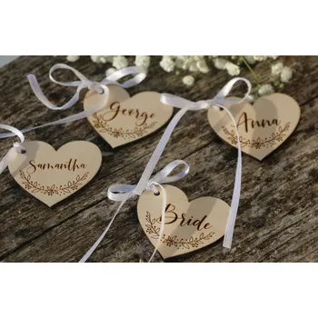 Svatební dekorace Dřevia Dřevěná svatební jmenovka s iniciály - Srdíčko - 6x6 cm