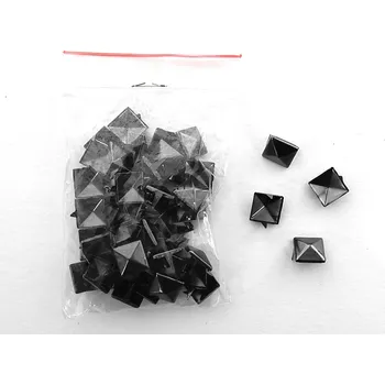 Cvoček na textil, pyramida, 10 x 10 mm, gunmetal barva, 1ks