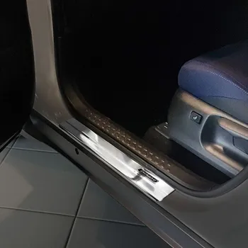 Lišta karosérie Avisa Prahové nerezové lišty Toyota RAV4 IV Facelift (2015 - 2018) stříbrné -