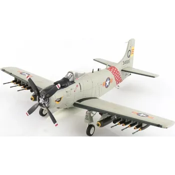 Plastikový model HobbyMaster Hobby Master - Douglas A-1H Skyraider, VNAF, 1st FS, Vietnam, 1963, 1/72