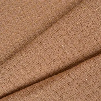 Kostýmovka se zlatým lurexem béžová