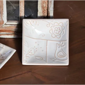 Talíř Keramický tácek s ptáčkem Velikost: 10x10 cm