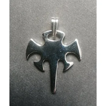 Přívěsek Ocelový přívěsek přípomínající netopýra