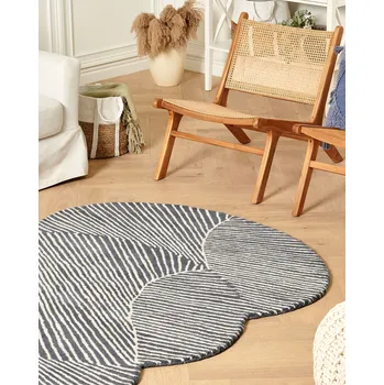 Koberec Koberec bílý a grafitově šedý vlna bavlna 140 x 200 cm oválný pruhovaný vzor ručně všívaný s nízkým vlasem Beliani