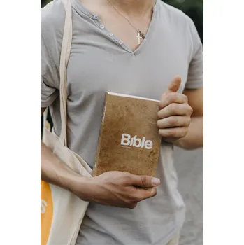 Bible21 paperback (od 200 ks)