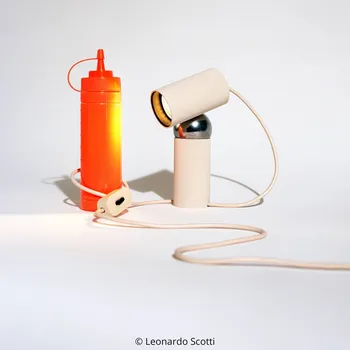 Lampička Stolní lampa FLOS Bilboquet, béžová, otočná, GU10-LED - Délka kabelu 200 cm plátno 1 x 7,5 W LED - Doprava zdarma