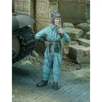 Plastikový model Royal Model 1/35 Russian Tanker at rest -WWII