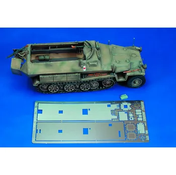 Plastikový model Royal Model 1/35 Sd.Kfz. 251C part 3 (for Dragon kit)