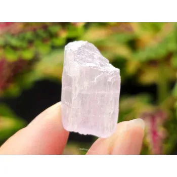 Přírodní kámen Krystal kunzit surový 6,4g z Pákistánu