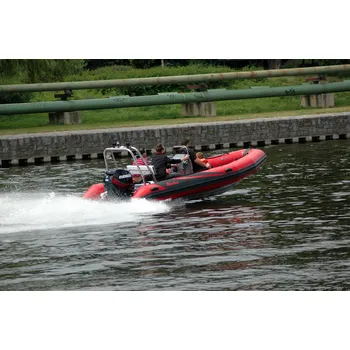 Člun Člun s motorem: V-550 Luxury + Mercury F115 ELPT