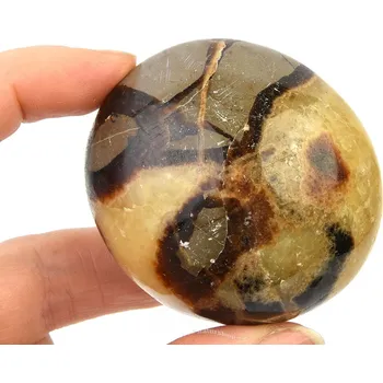 Přírodní kámen Hlazená septarie z Madagaskaru 154g