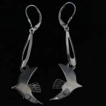 Náušnice Stříbrné náušnice s klasickým zapínáním