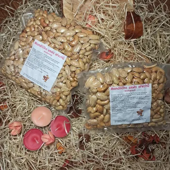 Sušená potravina Mandlička Směs solených ořechů Mandlička 250g