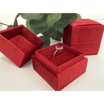 Dárková krabička JK Box Sametová dárková krabička na prsten CA-2/A7 + 2 měsíce na vrácení zboží