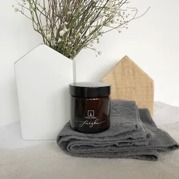 Svíčka Svíčka SNĚŽKA - černá s víčkem mini