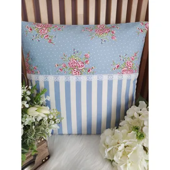 Povlak na dekorativní polštářek Povlak na polštář 40 x 40 cm – Růžičky na světle modré | Ruční výroba z bavlny