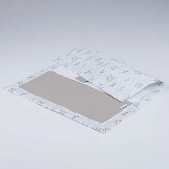 Přebalovací podložka Tulimese Cestovní přebalovací podložka křehké rostlinky cappuccino