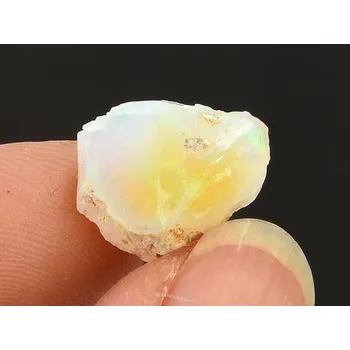 Přírodní kámen Etiopský drahý opál 0,8g